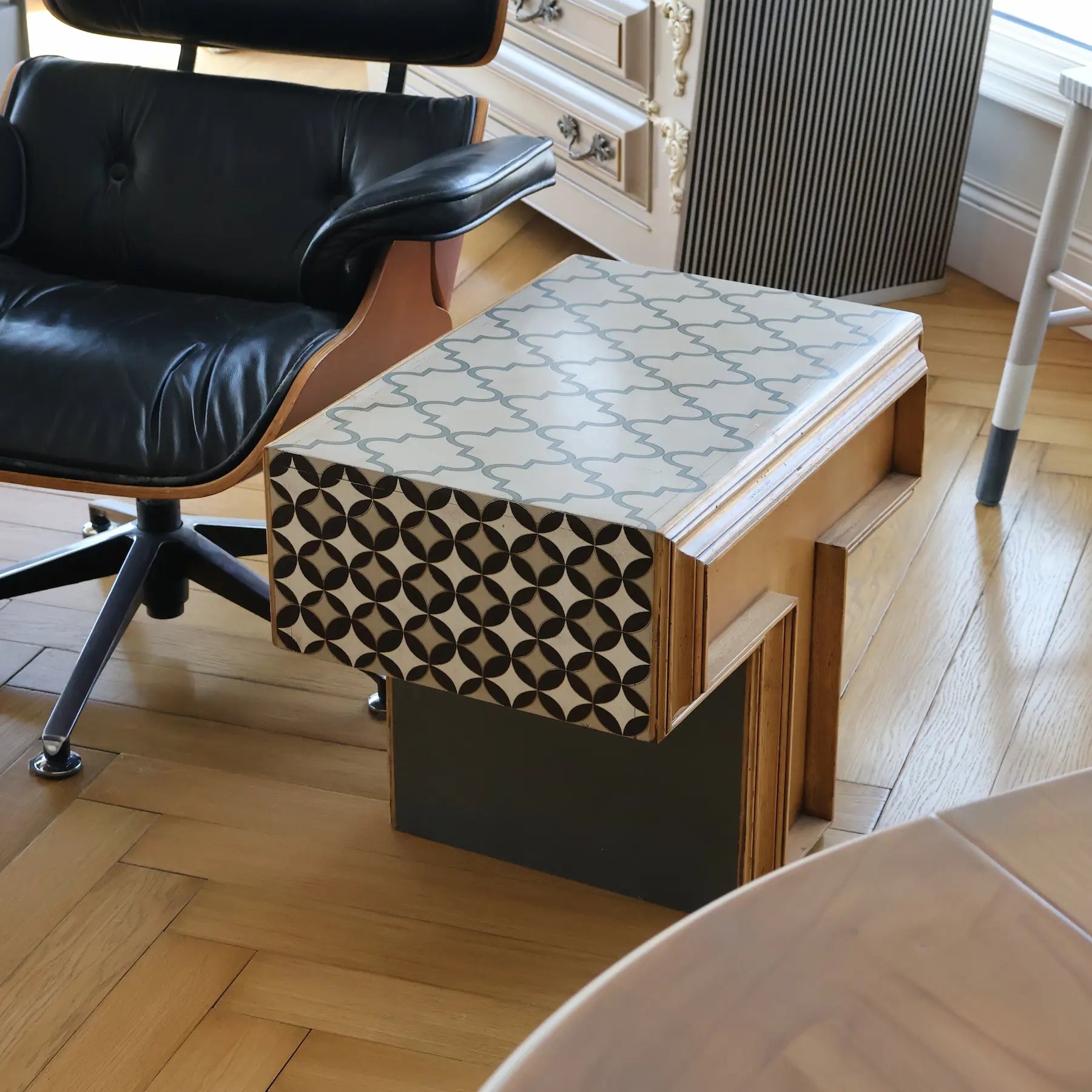 T-shaped table