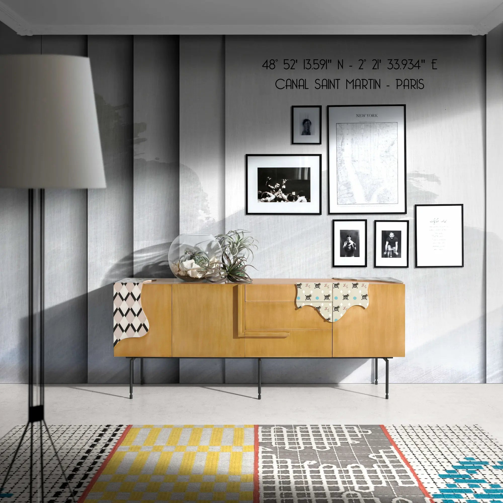 Aparador Dalí de madera con diseño artesanal y líneas definidas