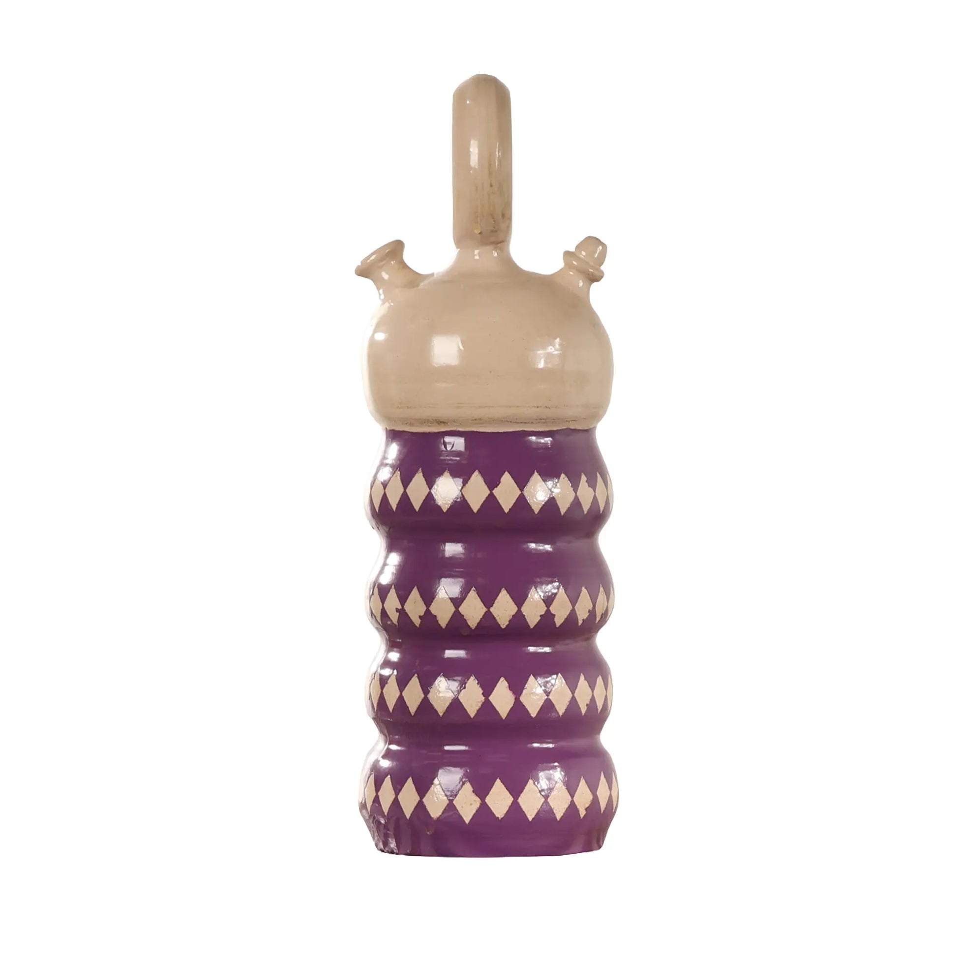 Botijo Rombos de cerámica esmaltada con parte superior crema, cuerpo morado estriado, asa circular y decoración de rombos.