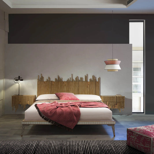Cabecero Wave en dormitorio contemporáneo con mesillas suspendidas a juego.
