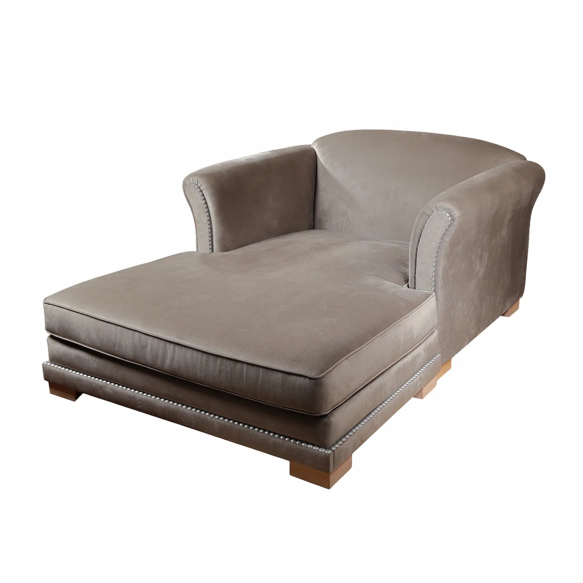 chaise longue Cats tapizada en tono neutro con diseño envolvente y asiento amplio