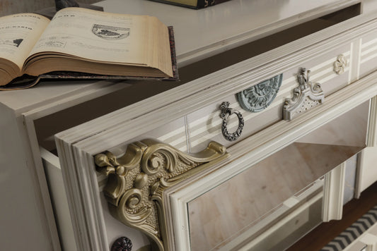 Magic chest of drawers