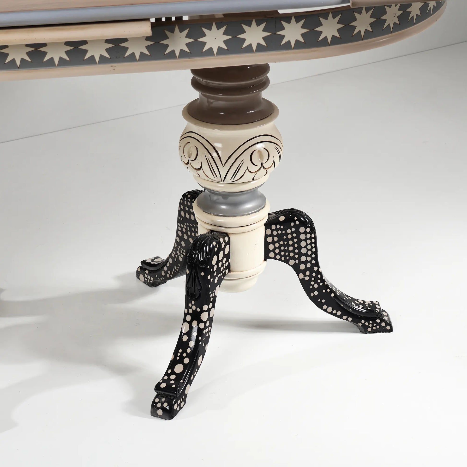 detalle decorativo de estrellas en mesa Niza