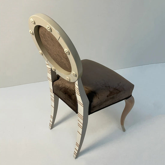 Silla Redonda de diseño clásico con asiento tapizado