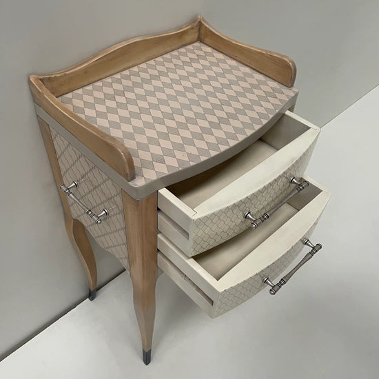 Mesita Arlequín 2 mueble artesanal con dos cajones
