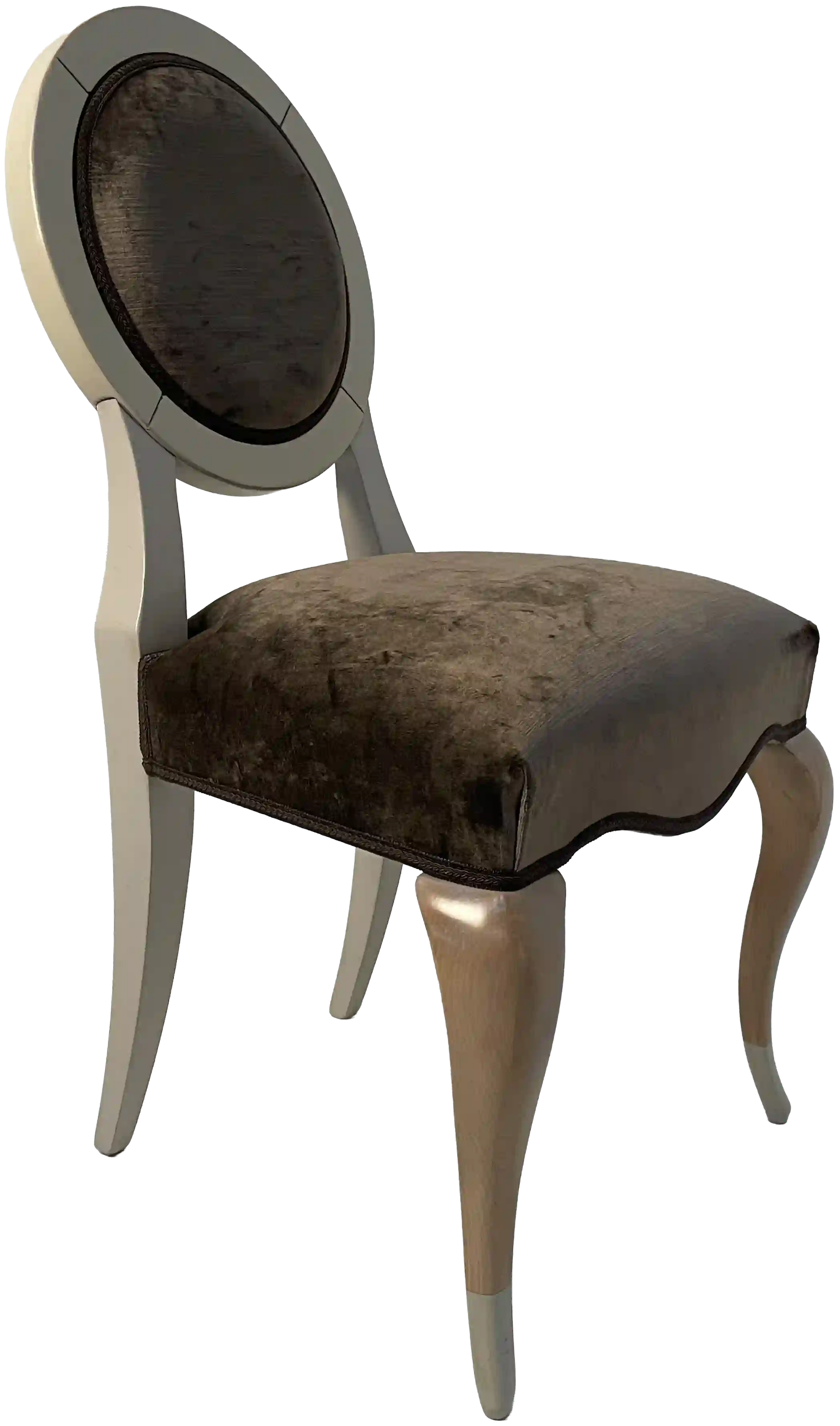 Silla Redonda de madera artesanal sobre fondo blanco