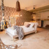 dormitorio con cama eva