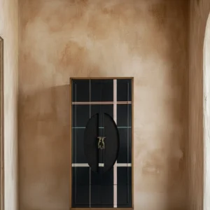 Armario Astra, un mueble de diseño moderno con acabado negro, patrón de cuadrícula y líneas de color, ideal para salón