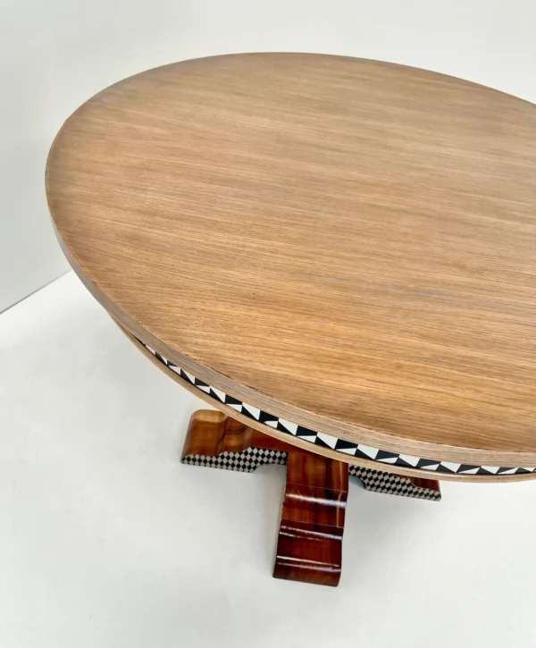 Detalle de la superficie y acabado de la mesa Péndola.