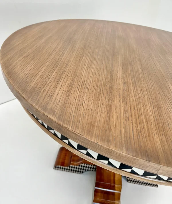 Mesa de diseño único, modelo Péndola en madera.