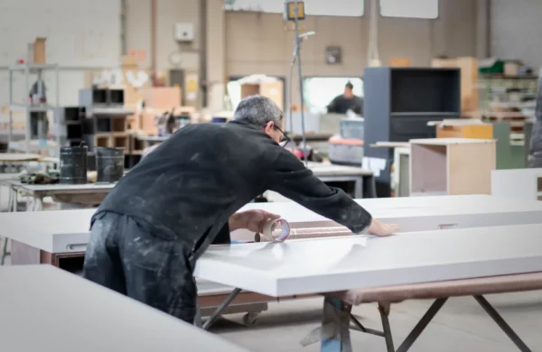 ¿Por qué elegir muebles artesanales frente a los de producción en serie?, Lola Glamour