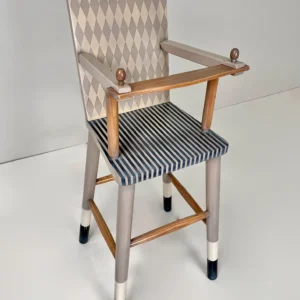 Trona decorativa para bebés con acabados originales artesanales