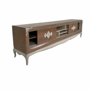 Aparador Cibeles en nogal con detalles decorativos y patas curvas de diseño artesanal