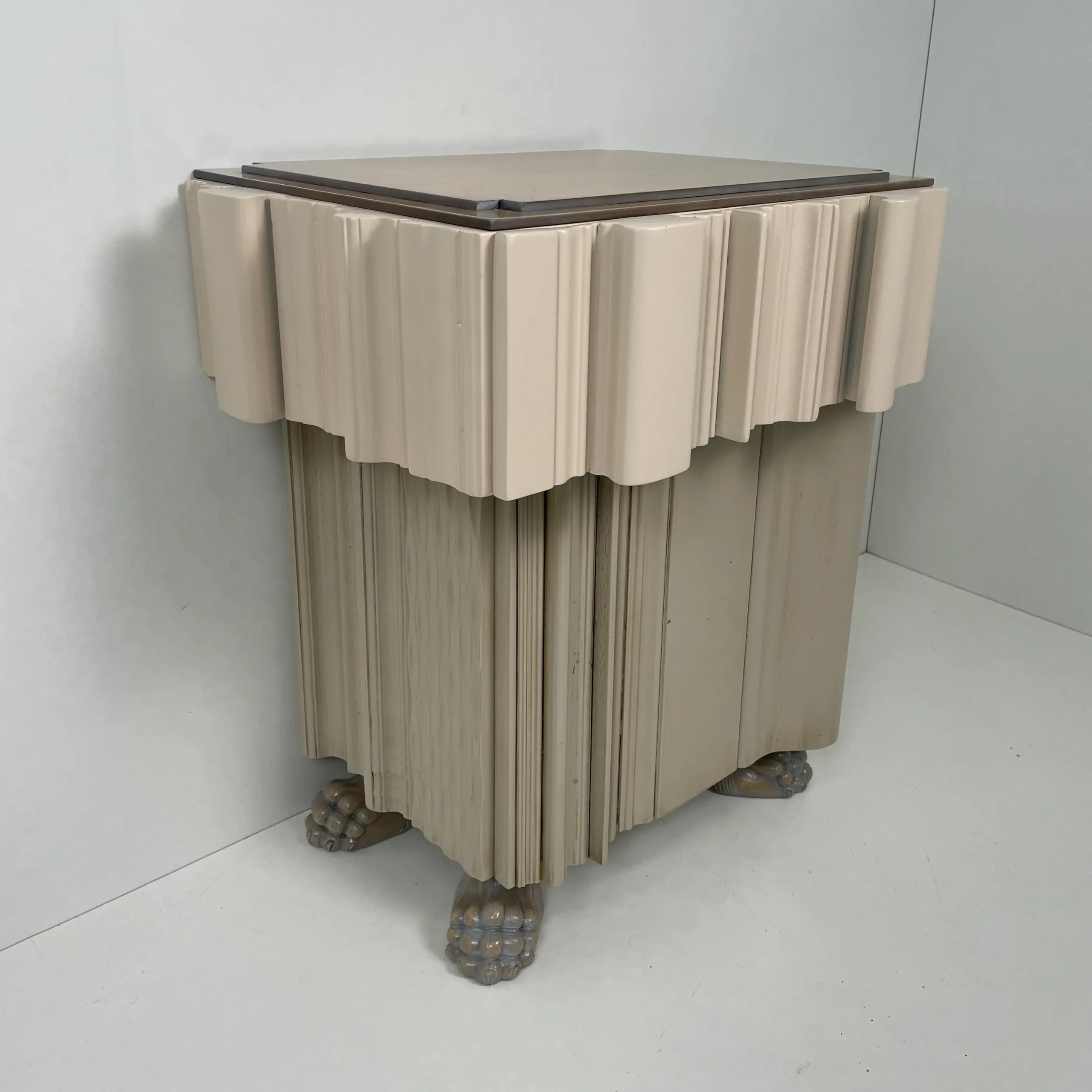 Vista lateral de la mesilla de noche Bosco diseño contemporáneo